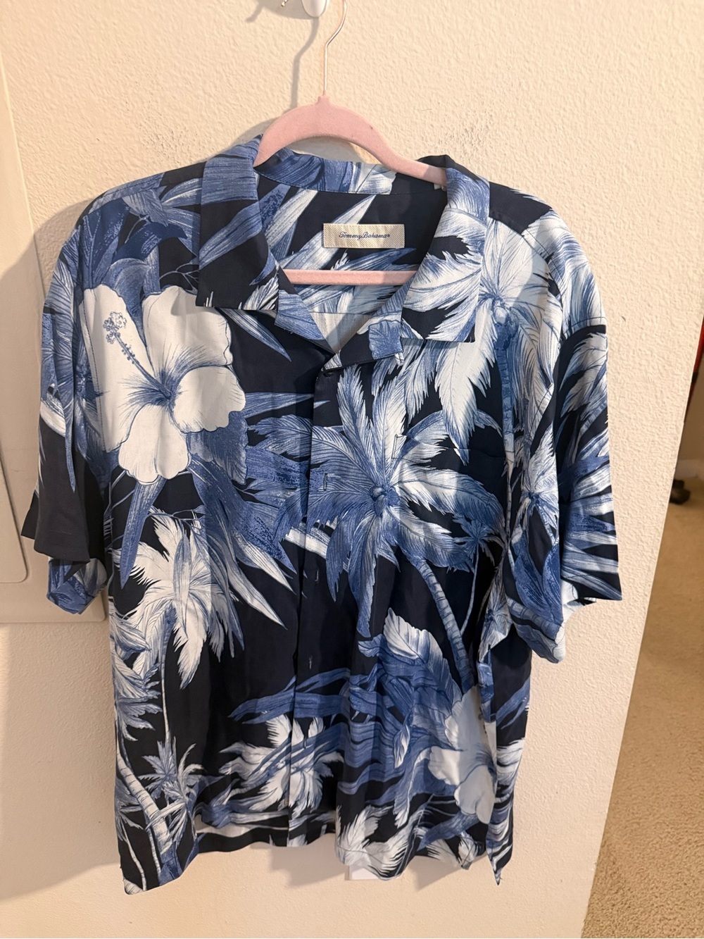 Tommy Bahama 100% Silk Hawaiian Camp Shirt Blue Floral Palm Trees Men’s XL